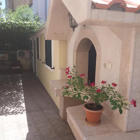 Villa Guliver Slatine Exterior photo