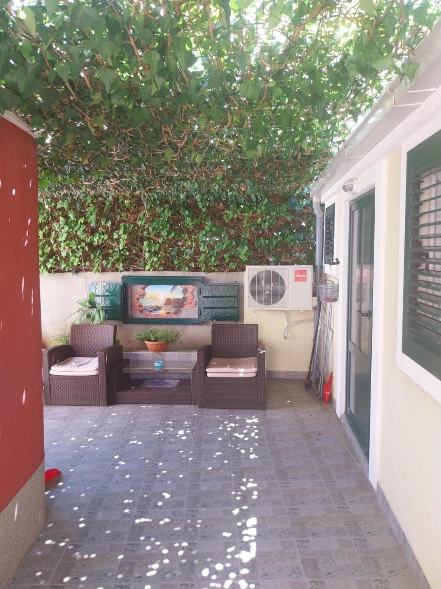 Guliver Apartment *
